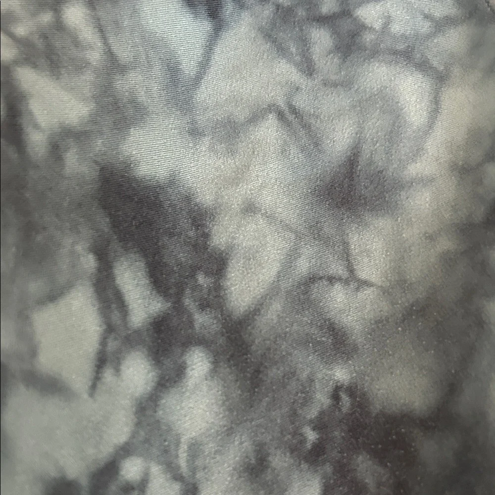 Athleta women’s lux Tie-Dye Leggings - Picture 6 of 6